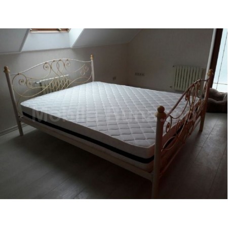 Кованая кровать бежевая А-20